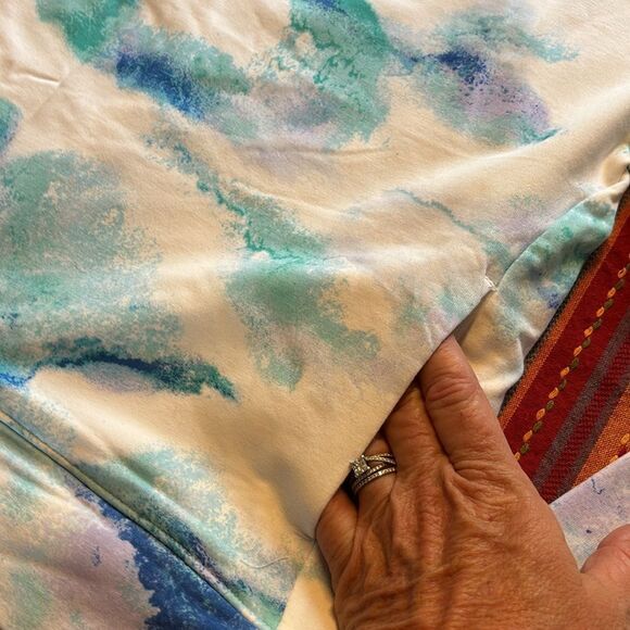 All in One pocket sweatshirt size small - Picture 4 of 5